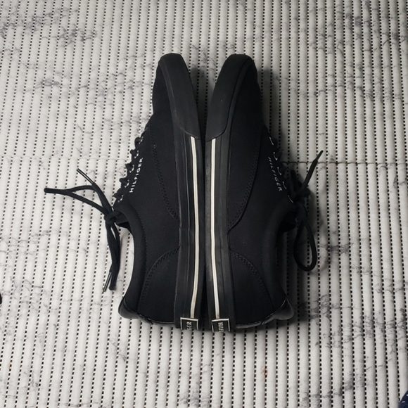 Tommy Hilfiger Men Black Lace Up Sneakers Size 8.5 - Picture 3 of 9